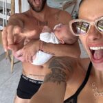 Paga Instagram - Et voilà déjà 2 mois de toi Giorgia, 2 mois que tu nous a fait découvrir ce qu’était le bonheur absolu, l’amour inconditionnel… la plus belle aventure de toute une vie ❤️ on t’aime si fort et un jour tu pourras regarder ces vidéos tu diras qu’on était complètement fous 😂😋