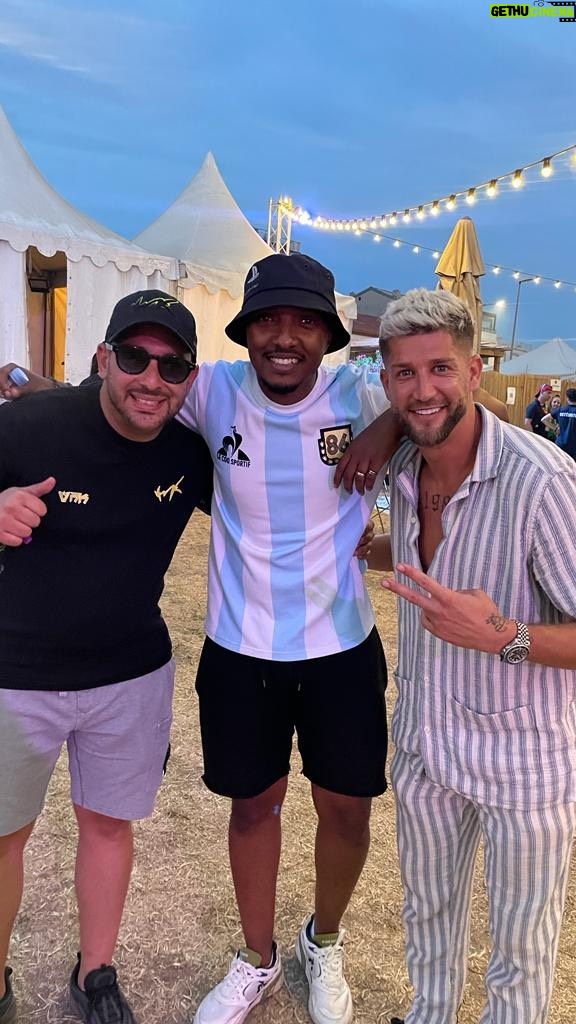 Paga Instagram - C est avec une immense fierté 🙏🏻 qu’ on vous annonce cette collaboration musicale de grande classe avec @sopranopsy4 notre amour de frère. Pour faire la fête tout l été ☀️ , made in MARSEILLE 💙🤍 accrochez-vous ça va décoller 🚀 🎶 C’EST LA FÊTE 🎶 LA SORTIE DU SON + CLIP VENDREDI 16/06 @capitolfr @fcclap @ambulancebonne #music #bengous #soprano #summervibes #tube #festival #nrj #été #cestlafete #paga #radio #discotheque #trio #fun #pourtoi #madeinmarseille Marseille, France
