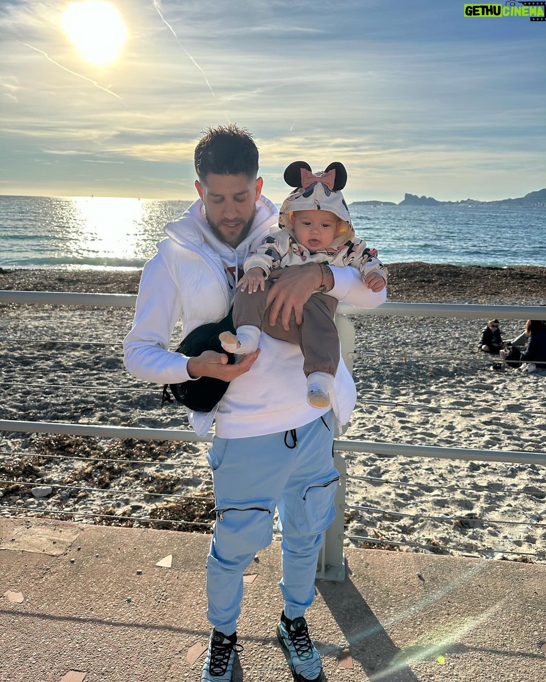 Paga - 122.9K Likes - Petite promenade, avec mon amour de ma vie, 🫶♥️🫶 Pere et fille. Bon week-end à tous on vous aime!! 🫶