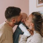 Paga Instagram - Notre plus belle histoire, plus belle réussite ✨🤍 la dernière photo on l’a appelé « ATTAQUE DE BISOUS » 😂 Notre vlog est en ligne sur ma chaîne YouTube vous pouvez retrouver le lien dans ma bio 😍