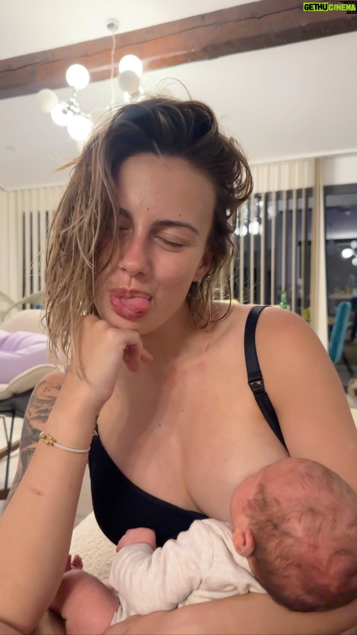 Paga - 138.4K Likes - Bonne fête maman @giuseppacrl je t aime, on t aime avec GIORGIA , tu es notre fierté 🥹🫶
Bonne fête à tous les maman du monde ✊🫶🙏🏻♥️
Bon dimanche 🫶🫶🫶🫶