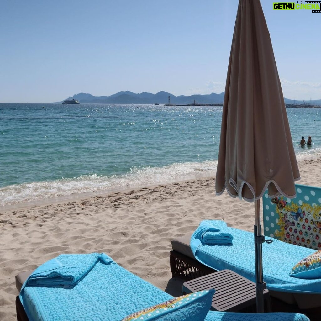 Paga Instagram - Aperçu de notre premier week-end en famille 💕✨ #GiorgiaAcannes Annex Beach Cannes