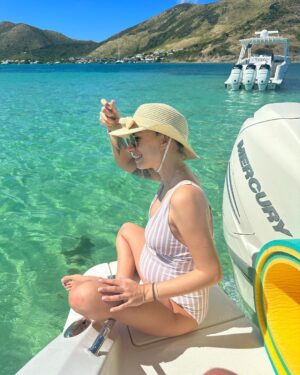 Paga Instagram - I LOVE YOU BABY @giuseppacrl bientôt on sera 3 🙏🏻♥️
Et vous la fafa Quel est votre destination de vos rêves ?
Service de conciergerie ➡️ @elegancesxm