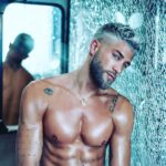 Paga Instagram - A cette époque j étais affuté, maintenant je suis frustré 😂.. la persévérance paye toujours... Enfin bref je reprend mon régime 1er septembre.. pendant ce temps là... je fais l apéro jusqu’à fin août Ps : avec modération 😂🔥