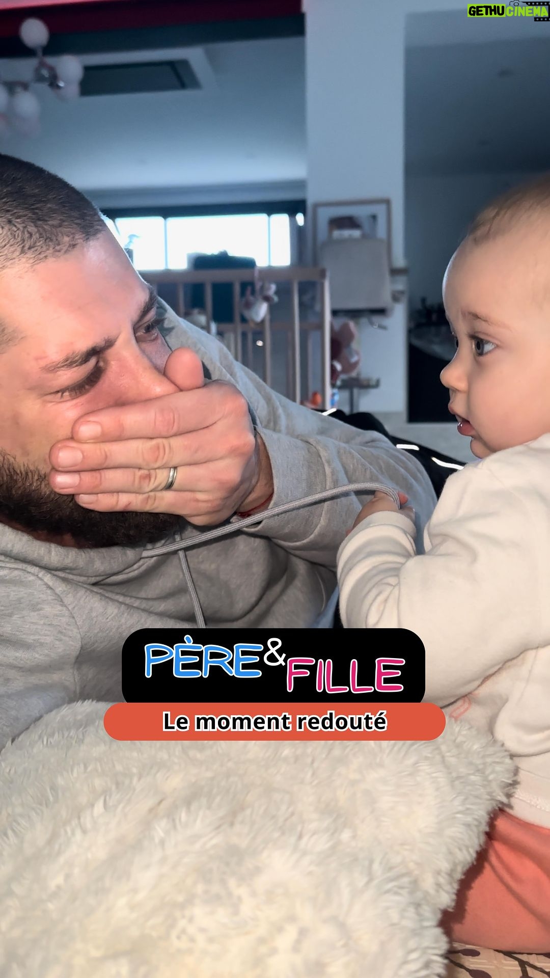 Paga - 66.4K Likes - « Le moment redouté par papa »
Les papas, vous aussi vous vous prenez pour Tom Cruise pour changer la couche de votre fille ?? 😂🙏🏻