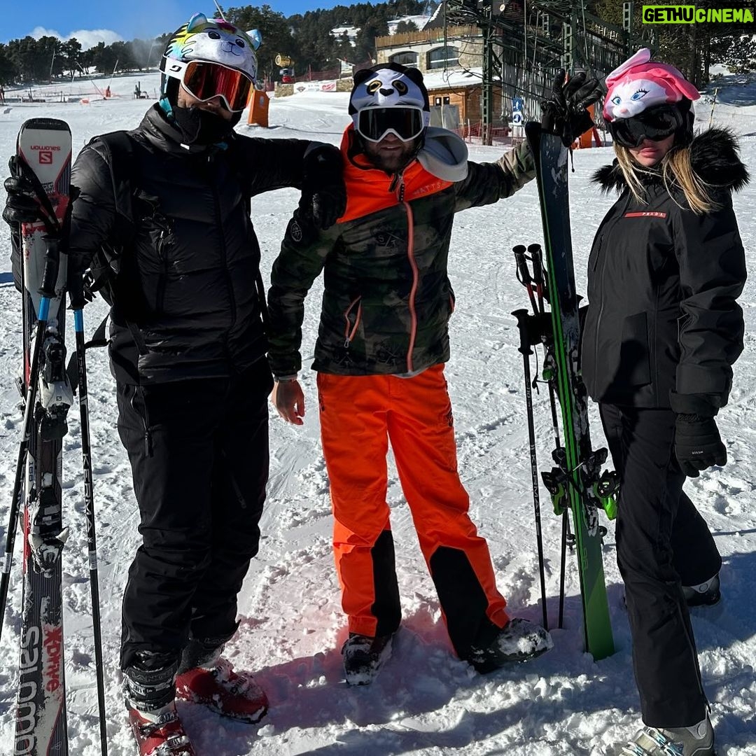 Paga Instagram - On est pas les skieurs de l’année, mais en tout cas on a vraiment kiffé.. @jessicathivenin @thibaultgarcia Font-Romeu