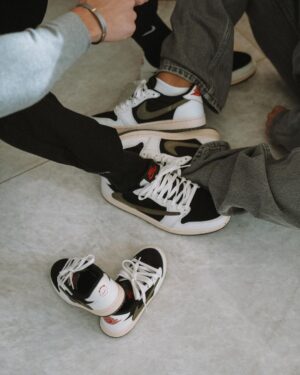 Paga Instagram - 🎄🎅CONCOURS DE NOËL 🎄 🎅🏼

1 AIR JORDAN 1 TRAVIS SCOTT OLIVE À GAGNER  !! 

Avec @goatemshop , on a le plaisir de vous faire gagner une Air Jordan 1 Retro Low Olive de la taille de ton choix ! 
Goat’em est le 1er Sneakers Shop de Chambéry, en Savoie. Allié à son site internet Goatem.fr, il vous propose plus de 800 références de Sneakers !! 👟

Pour participer :
- Suivez nos comptes @goatemshop et @giuseppacrl
- Tag deux ami(e)s en commentaire et autant de fois que tu veux 
 
🍀Pour plus de chance : 
Partage le concours en story !

Résultat le dimanche 24 Décembre.

Bonne chance, et joyeuses Fêtes de fin d’années à vous tous !! 🎊🎅🏼 # collaboration commerciale