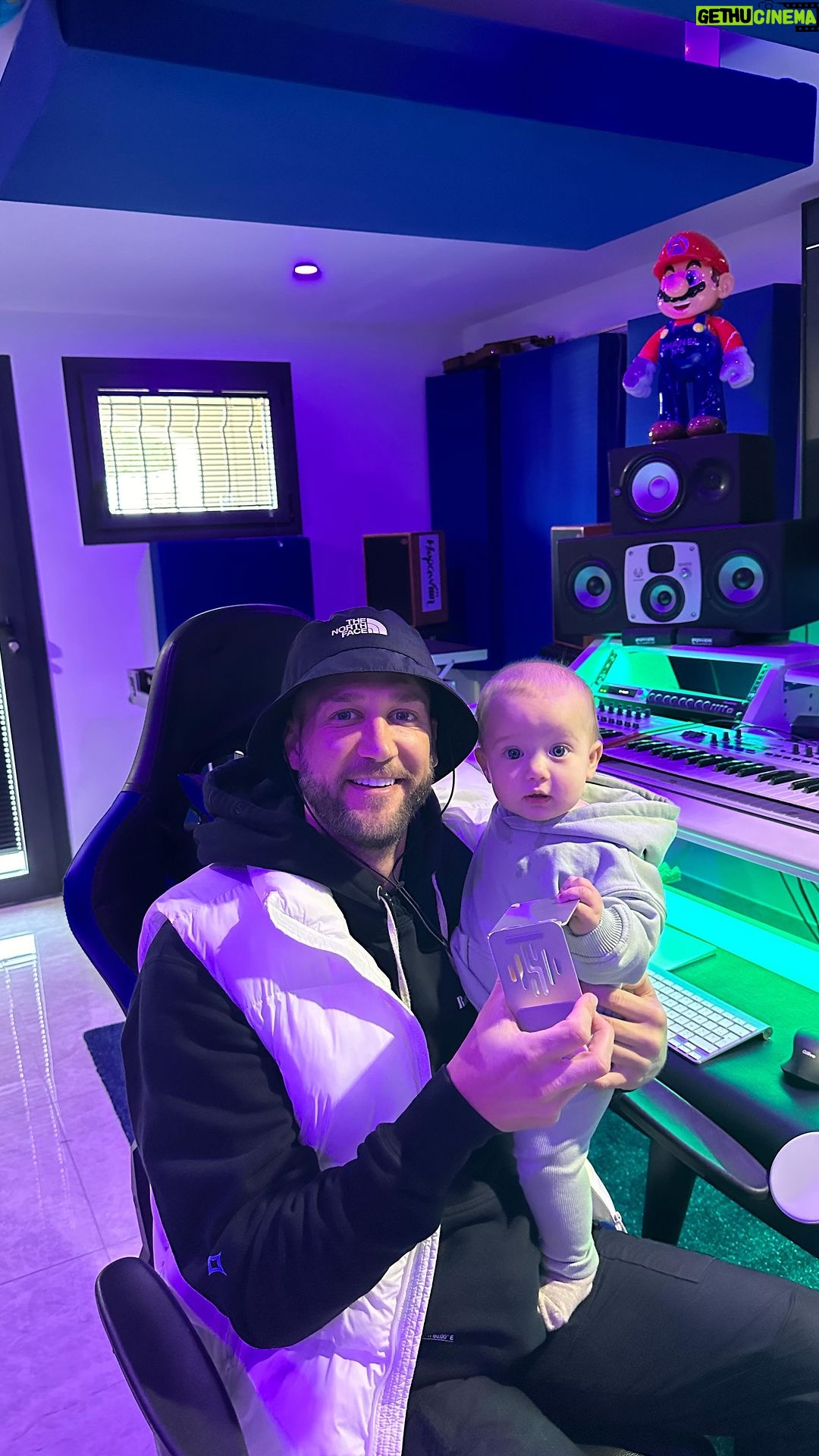 Paga Instagram - LES INDISPENSABLES đ de lâHightech pour mon studio, Tout simplement immanquable ! Avec le code : CMPAGA (-15% dès 29 dâachat, -20% dès 69 dâachat sur plus de 300 000 articles sur le site français) les produits viennent de @sheinfrance_ Avec les promos du #SHEINcybermonday #SHEINGoodFinds #saveinstyle #accessibleettendance #SHEINelectronics #SHEINhome #SHEINappliances PublicitĂŠ Codes articles : - JMMO Charger : 13846294 - JMMO PU 12883483 - JMMO Headphones 10937534 - JMMO USB 12317858 - JMMO USB C Hub 11661969 - JMMO Earbuds 13869442 - JMMO Stylus Pen 21440061 - JMMO Silicone USB-C To Lightning Cable 13556055 - JMMO Charger For Cellphones 13846311 Marseille, France