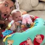 Paga Instagram – J’étais obligé de vous mettre la vidéo, même si elle ne l’a pas refait. Je vous promets que je l es vu en direct c’était tellement drôle.🤣 Elle a réussi à se mettre la chaussette sur la tête.
Sinon, j’espère que vous allez bien ? Je vous souhaite à tous et à toutes de passer un bon week-end. On vous embrasse très fort avec GIORGIA ♥️🫶
