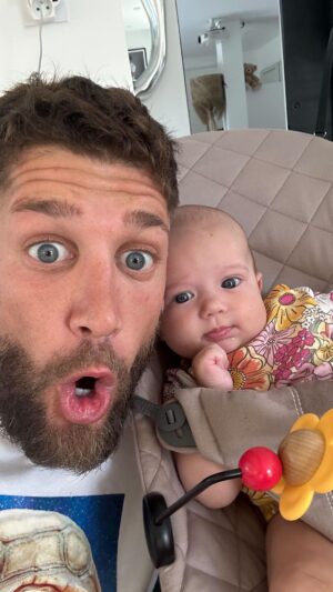 Paga Instagram - Mdr 😂😂😂😂 PRIS EN FLAG  du coup ça donne ça comme tous les matins 😂😂😂♥️♥️♥️♥️ LOVE YOU GIORGIA entre papa et fille ♥️🫶♥️🫶