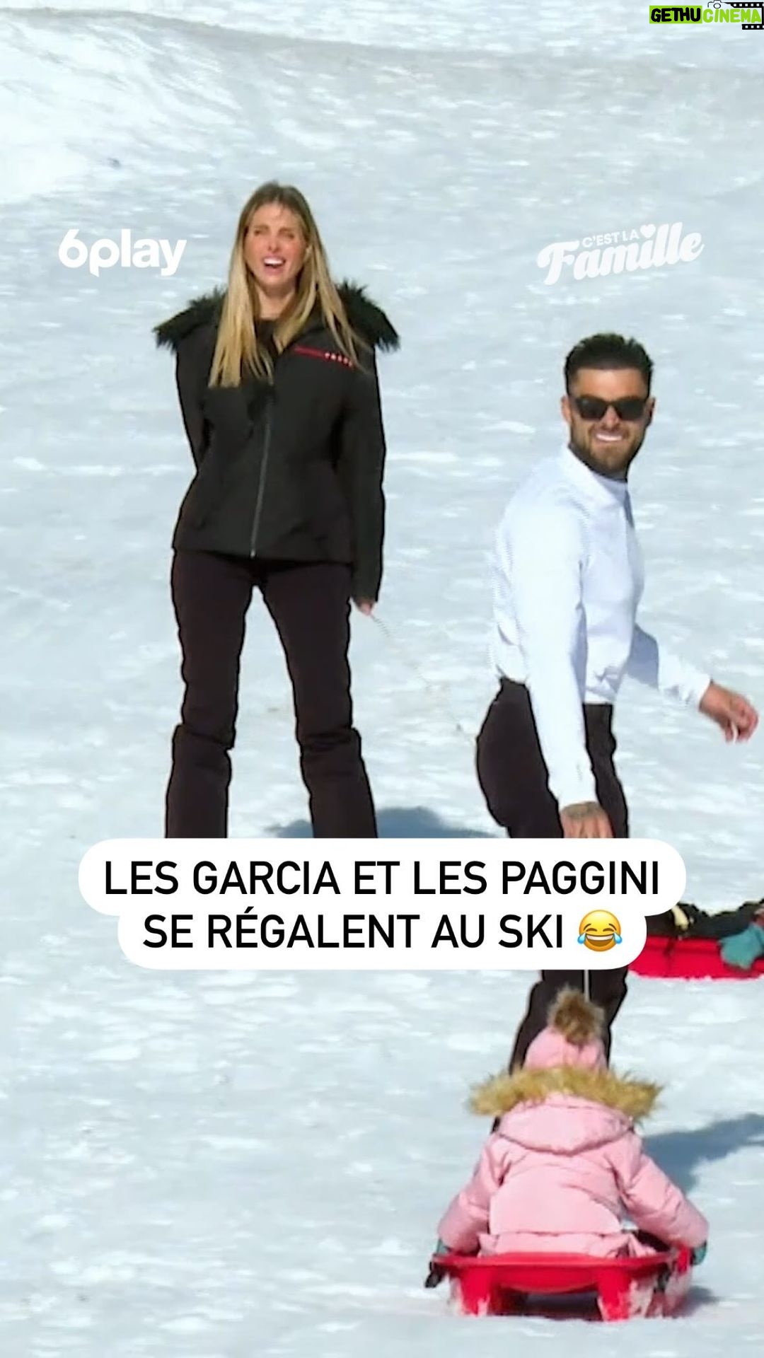 Paga Instagram - "Dans ma tête j’ai toujours 18 ans" 😅 C’est tout rigolade pour nos fratés au ski 😆 "C’est la famille", tous les samedis, 5 nouveaux épisodes exclusivement sur 6play #CLF
