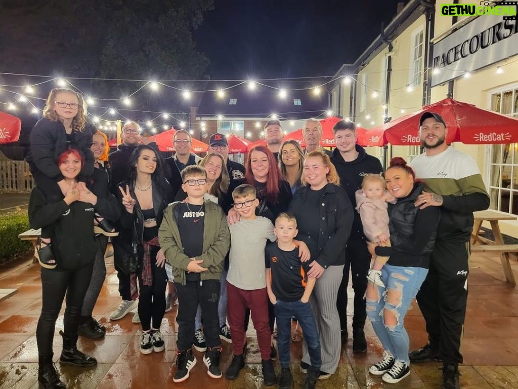 Paige Instagram - Very hectic few days!! But loved seeing my family again! Love them so much! Always hard to say goodbye but I feel so lucky to have such a close, supportive wonderful family who just want the best for one another. Can’t wait to bring Ronnie with me so he can get the biggest group hug from you all. Love you so much and see you again soon ❤️