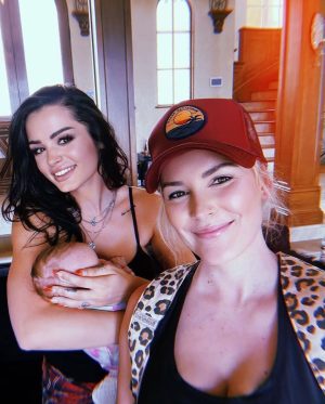 Saraya-Jade Bevis Instagram - Happy birthday to one of my fave humans on the planet. Through working at the ‘E I got to find one of my very best friends. The Garth to my wayne. The blondie to my Joan Jett. The prawn cocktail to my whiskey and splash of coke. I’m very fortunate to have you as my friend. WE NEED OUR OWN SHOW DAMMIT. love you @reneepaquette you old bish. Now everyone enjoy my slide show of us two throughout the years 💕