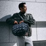 Pakorn Chatborirak Instagram - ลองทำตัวคลูๆดูบ้าง #พอได้มั้ยนะ 👜 @carlynbag_th @carlynbag