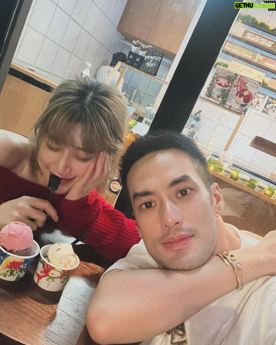 Pakorn Chatborirak Instagram - มีคนหนีไปเที่ยวแล้วจ้าเทอจ๋า 🥹🍨 @fayefayeye