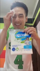 Pakorn Chatborirak Instagram - ออกกำลังกายจิตแจ่มใสแล้ว ก็ต้องล้างหน้าเช็ดหน้าให้หน้าสดใสกันด้วย สำลีอเนกประสงค์จาก @clinixthailand สะอาด นุ่มนวล ปราศจากเชื้อโรค เพราะเป็นสำลีแอนตี้แบคทีเรีย สำลีดีต้องClinixนะจ๊ะ 🤗