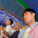 Pakorn Chatborirak Instagram - ธรรมะสวัสดี สวดมนต์กันครับทุกคน 🙏🏼🤗 #สาธุ999 วัดศรัทธาราม บ้านบ่อแก้ว อ.บ้านม่วง จ.สกลนคร