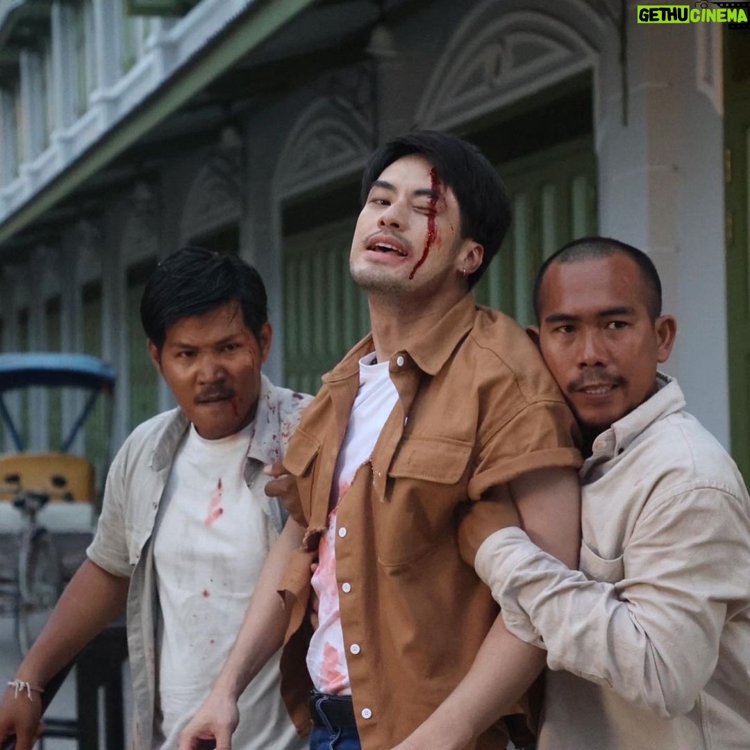 Pakorn Chatborirak Instagram - ทีหลังอย่าอวดว่าที่บ้านทองเยอะ เข้าใจป้ะ!!!!!! 😏 @great_rider10 ส่วนเทอ!! แอดมิน @polyplus_jad_hai เทอมาดูนี่ แฟนเทออ่ะ มันมีแค่ทอง แต่มันไม่มีแรงจ่ะ!!!!!! #กรูจะกลับมาเก้ดดดด #กรูยังไม่ได้พ่นคาถาใส่มรึงเล้ยยยยยย