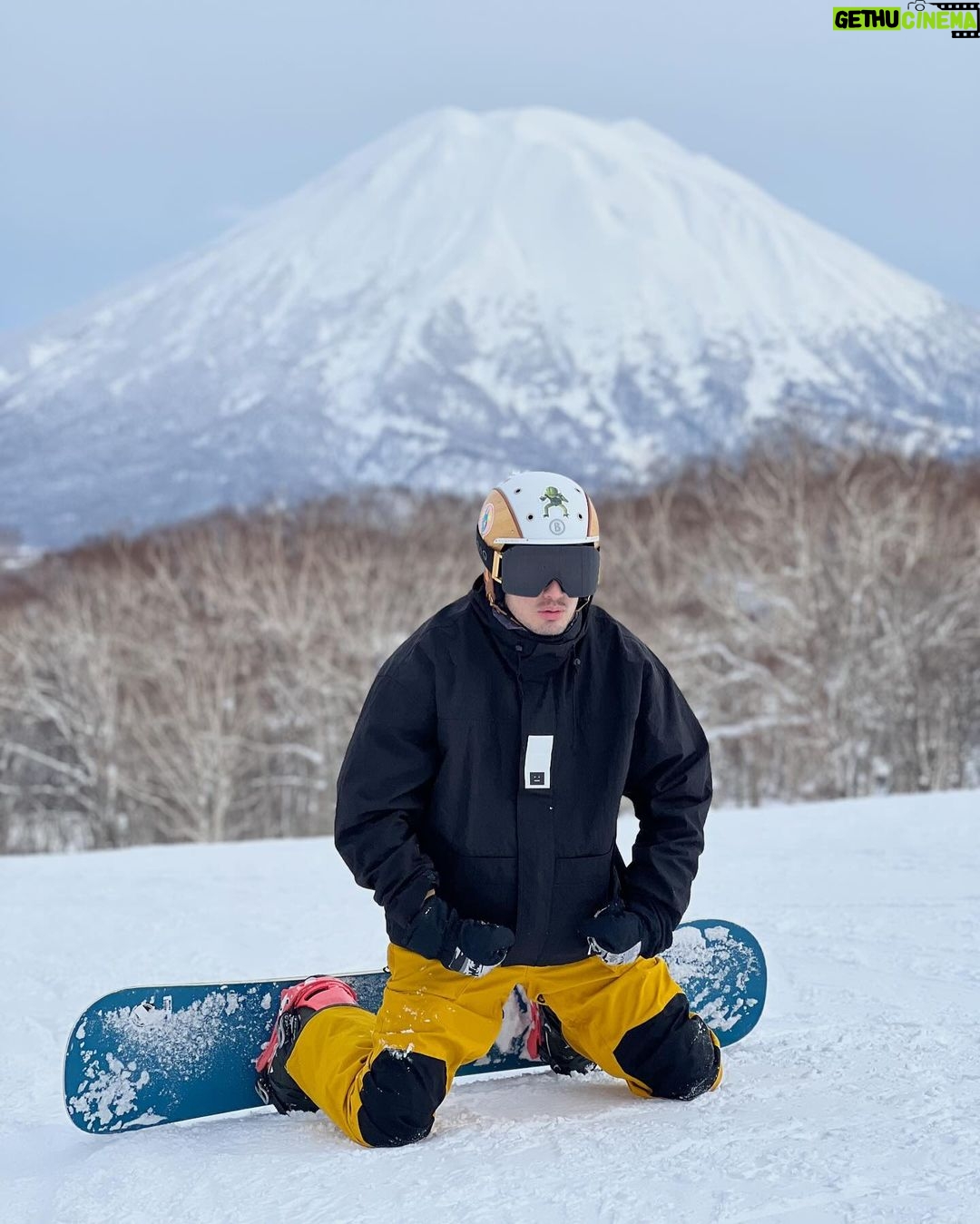 Pakorn Chatborirak Instagram - ฮึบ 💪🏼🥽🧊🗻 Niseko Grand Hirafu