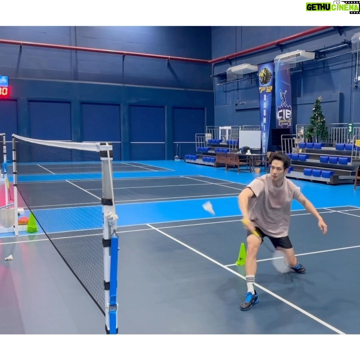 Pakorn Chatborirak Instagram - ฝึกมือเตรียมไปปราบ @popor_sapsiree 😏🏸