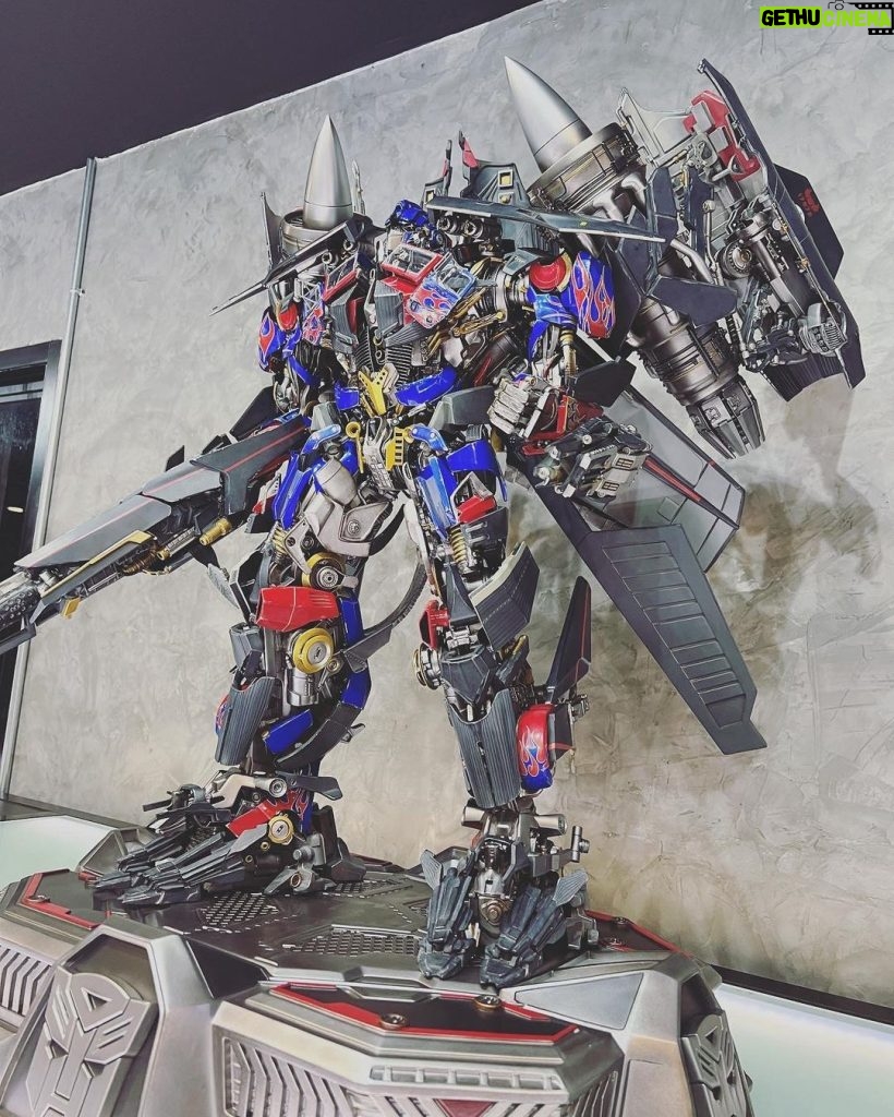 Pakorn Chatborirak Instagram - ตัวเปิดของบ้าน @3angular15 ที่แท้ทรู “Jet Power” Optimus Prime 🤖 : P1 Studio #jetpoweroptimusprime #optimusprime #toy #toycollector #prime1studio #transformers