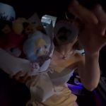Pakorn Chatborirak Instagram - ทุกคนดูสิ่งที่ฉันได้จ้ะ 🥹🥹 แต่ฉันก็ชอบนะ 🥹🥹🥹 แฮปปี้วาเลนไทน์คับเบบิ ❤️🌹 @fayefayeye