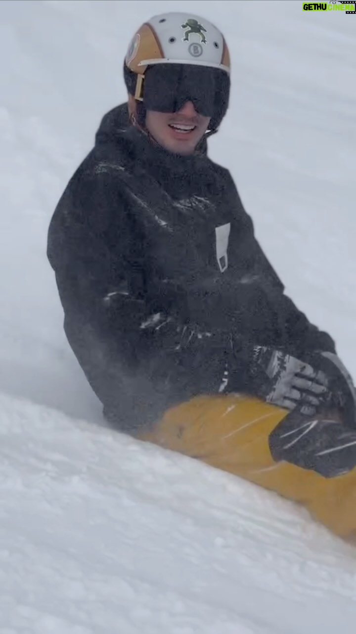 Pakorn Chatborirak Instagram - เอาไปอีกซัก1 ก่อนไปหวดยูซาว่า โก้วๆๆๆ 🏂 Niseko