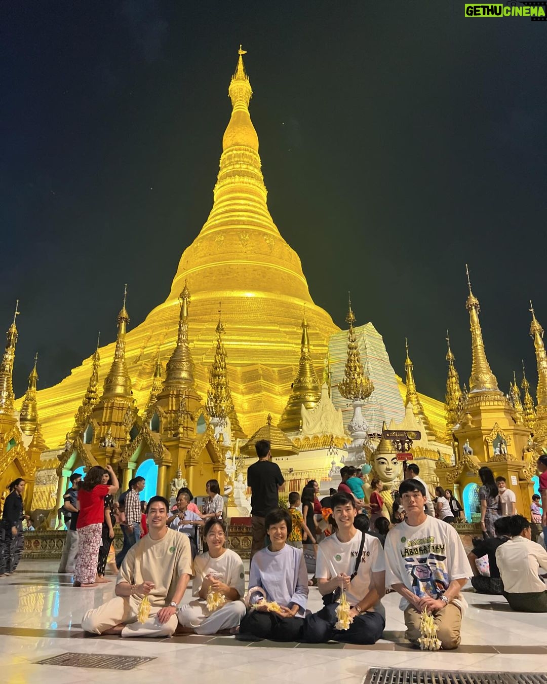 Pakorn Chatborirak Instagram - สาธุทันใจ บัตรแฟนมีตพัคมินยองขายหมดเกลี้ยง!!!! ฮี่ๆ🙏🏼🙏🏼🤗🤗🤩🤩 สำเร็จ สำเร็จ สำเร็จ