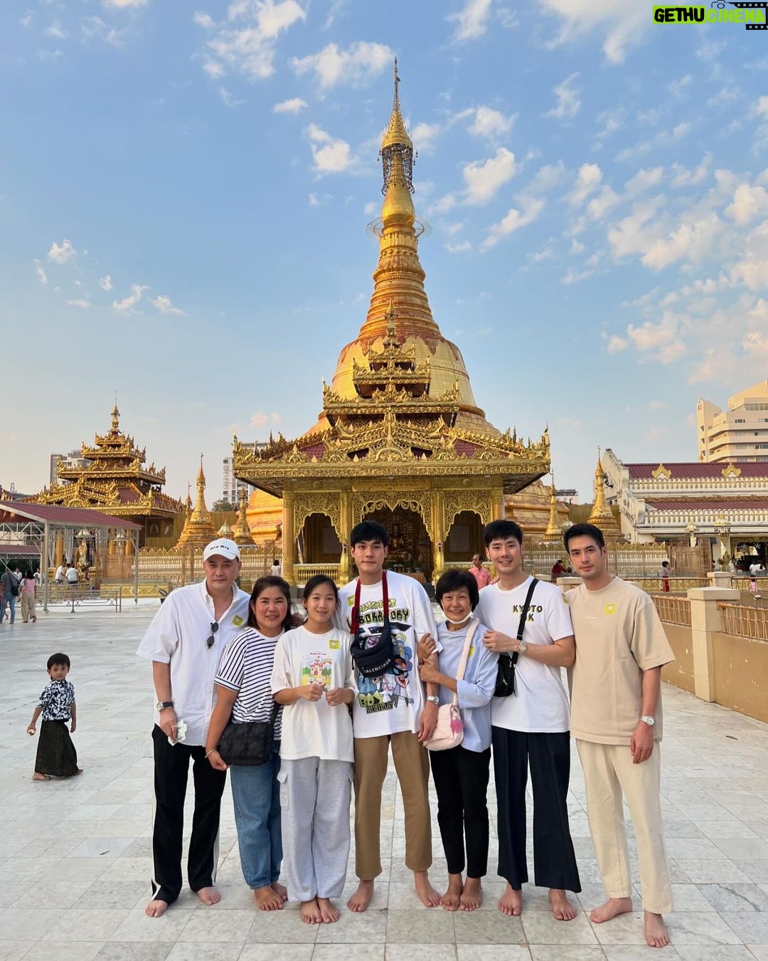 Pakorn Chatborirak Instagram - สาธุทันใจ บัตรแฟนมีตพัคมินยองขายหมดเกลี้ยง!!!! ฮี่ๆ🙏🏼🙏🏼🤗🤗🤩🤩 สำเร็จ สำเร็จ สำเร็จ