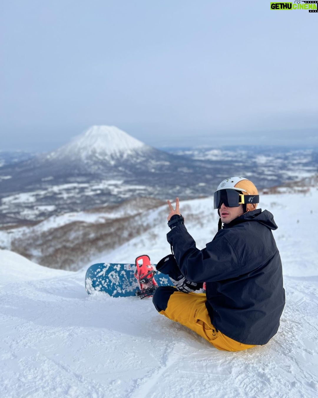 Pakorn Chatborirak Instagram - ฮึบ 💪🏼🥽🧊🗻 Niseko Grand Hirafu