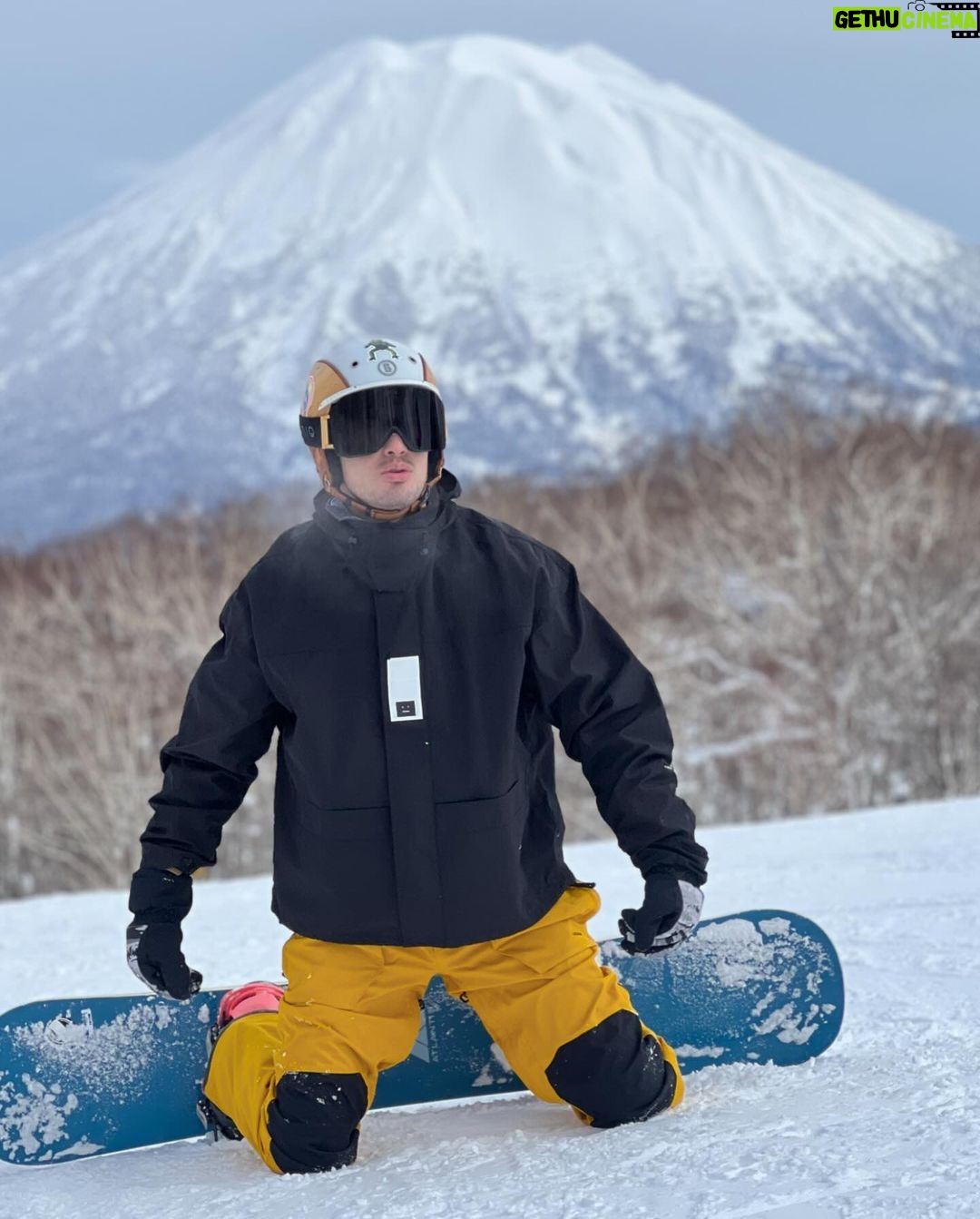 Pakorn Chatborirak Instagram - ฮึบ 💪🏼🥽🧊🗻 Niseko Grand Hirafu