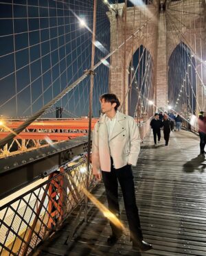 Pakorn Thanasrivanitchai Instagram - Yo! This broski is rocking da big Apple 🍎🗽
@mewsuppasit 
.
#newyorkcity