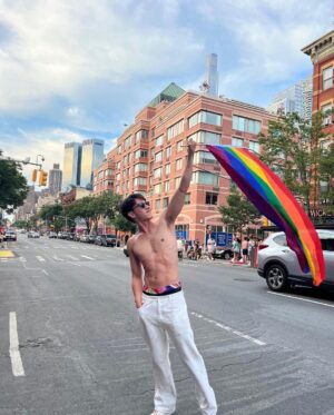 Pakorn Thanasrivanitchai Instagram - Remember, you can be WHATEVER you want! And no one is gonna change a thing about it ❤️‍🔥🌈

Hold hands with the one you love, and regret nothing!!!
#happypride 
#pride2022
.
Cr. @nuttjirat 
@natkanok