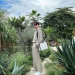 Pakorn Thanasrivanitchai Instagram - A go-to carryall that’s ready for anything! ❤️‍🔥🌞 @marcjacobs THE SUMMER TOTE BAG gets a fresh update this season with luxe leather trim & can be paired with THE SNAPSHOT camera bag for a stylish twist. Discover new arrivals at MARC JACOBS flagship stores, 1st floor Central World, 1st floor Central Chidlom and via website www.patluxurygroup.com @patluxurygroup.official #MarcJacobs #MarcJacobsTH #PATLUXURYGROUP Whispering Cafe