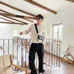 Pakorn Thanasrivanitchai Instagram - A go-to carryall that’s ready for anything! ❤️‍🔥🌞 @marcjacobs THE SUMMER TOTE BAG gets a fresh update this season with luxe leather trim & can be paired with THE SNAPSHOT camera bag for a stylish twist. Discover new arrivals at MARC JACOBS flagship stores, 1st floor Central World, 1st floor Central Chidlom and via website www.patluxurygroup.com @patluxurygroup.official #MarcJacobs #MarcJacobsTH #PATLUXURYGROUP Whispering Cafe