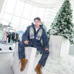 Pakorn Thanasrivanitchai Instagram - Rocking the slope better this year with your upgraded gear from @leisuresocial 😜🤘🏼⛷️🩵 Enjoy the Pop-up winter wonderland only at 2F, Central Embassy! You’d better hurry, cause the cold won’t last! 🤪 . #leisuresocial #leisuresocialski MUA : @_hameishem Hair by: @sea2_hair_stylist