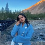Palak Sindhwani Instagram - Missing mountains a lil too much today!! 🌸🌄🦋 Wearing - @urbanic_in Shoes - @pumaindia Nubra Valley