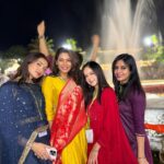 Palak Sindhwani Instagram – 4 days in silence under the loving care of @gurudev @shwetavyas1305 @kamleshbarwal were magical. ❤️

Kuch palo ke liye khudke saath bethoge toh ehsas hoga Zindagi sach mai bahut khoobsurat hai aur hum khamakha hi pareshan hote rehte hai ye jaan kar bhi ki chalni ye apne plan ke mutabiq hi hai aur koi hai jo hum sab ka khyaal rakh raha hai!! ✨

Let’s try to live in the present, Accept people and situations as they are and most importantly know that everything is temporary, So enjoy every moment as it comes, Make the most of your life, Spread happiness, Do seva, Be kind to yourself and others, That’s the Art of Living. 🧘‍♀️

#artofliving #aol #advancecourse #silence #signatureprogram #peace #divinity #nature #fyp #palaksindhwani