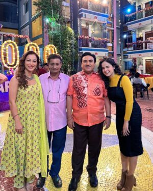 Palak Sindhwani Instagram - Beyond Grateful..❤️

Time Flies and How!! ✨
Congratulations to the entire team of @taarakmehtakaooltahchashmahnfp for achieving this milestone and Thank You to each one of you for showering so much love and support, Aapke pyaar se hi hum sab hai!! 🧿

#4000episodes #tmkoc #grateful #instamood #celebration #fyp #palaksindhwani