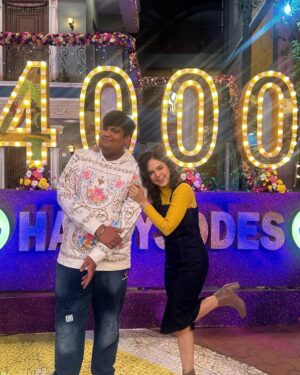 Palak Sindhwani Instagram - Beyond Grateful..❤️

Time Flies and How!! ✨
Congratulations to the entire team of @taarakmehtakaooltahchashmahnfp for achieving this milestone and Thank You to each one of you for showering so much love and support, Aapke pyaar se hi hum sab hai!! 🧿

#4000episodes #tmkoc #grateful #instamood #celebration #fyp #palaksindhwani
