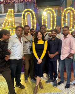 Palak Sindhwani Instagram - Beyond Grateful..❤️ Time Flies and How!! ✨ Congratulations to the entire team of @taarakmehtakaooltahchashmahnfp for achieving this milestone and Thank You to each one of you for showering so much love and support, Aapke pyaar se hi hum sab hai!! 🧿 #4000episodes #tmkoc #grateful #instamood #celebration #fyp #palaksindhwani