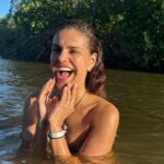 Paloma Bernardi Instagram - Skincare Natural ✨ Já de cara e alma lavada ! Já pode vir 2024! @reveillondosquereres @baixioturismo #Raiz @dreamculture.ag @primahub #Baixio #Bahia Foto: @adrilimaa @meuolhaar