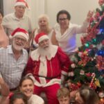 Paloma Bernardi Instagram - Aeeee, Família Natalina!! O amor está no meio de nós!! 🎅🏼✨🎄💛🙏🏽🎁✨🎄💛🙏🏽🎁🎅🏼 É NATAL!! É família!! É comilança da boa e quem aí vai almoçar agora o “soborô”, o “restondontê” de ontem!? 😂 Aeeee,Tradição Natalinaaaa !! São Paulo, Brazil