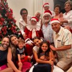 Paloma Bernardi Instagram - Aeeee, Família Natalina!! O amor está no meio de nós!! 🎅🏼✨🎄💛🙏🏽🎁✨🎄💛🙏🏽🎁🎅🏼 É NATAL!! É família!! É comilança da boa e quem aí vai almoçar agora o “soborô”, o “restondontê” de ontem!? 😂 Aeeee,Tradição Natalinaaaa !! São Paulo, Brazil
