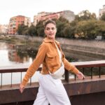 Paloma Bernardi Instagram - O rolê tá grande por aqui ! De pueblo a pueblo… Girona, Besalú, Figueres! Daqui e acolá…bailar!!! Daqui até ali…Dalí !!! Vale !? Vale! #Arte #diversão #Cultura #historia #Muralhas #Natureza @mimo_viagens @mayte.scaravelli @lanza.fotografia 🇪🇸 Guia: @secretodebarcelona Espagne
