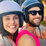Paloma Bernardi Instagram - SE ME SENTI SOZINHA !? Sim,em alguns momentos inicialmente, mas Deus é tão bom que colocou anjos (cheios de acolhimento) no meu caminho, preenchendo qq vazio que pudesse se estabelecer. E com o coração transbordando, vivi cada segundo o desconhecido,tecendo conexões com risadas compartilhadas descobrindo que viagens não são apenas sobre destinos, mas sobre os laços que criamos e as histórias que nos transformam… GRACIAS POR TODO E POR TANTO CARIÑOS! 🇪🇸 Que Guay ! Que chulo ! Estoy flipando en colores! Espanha