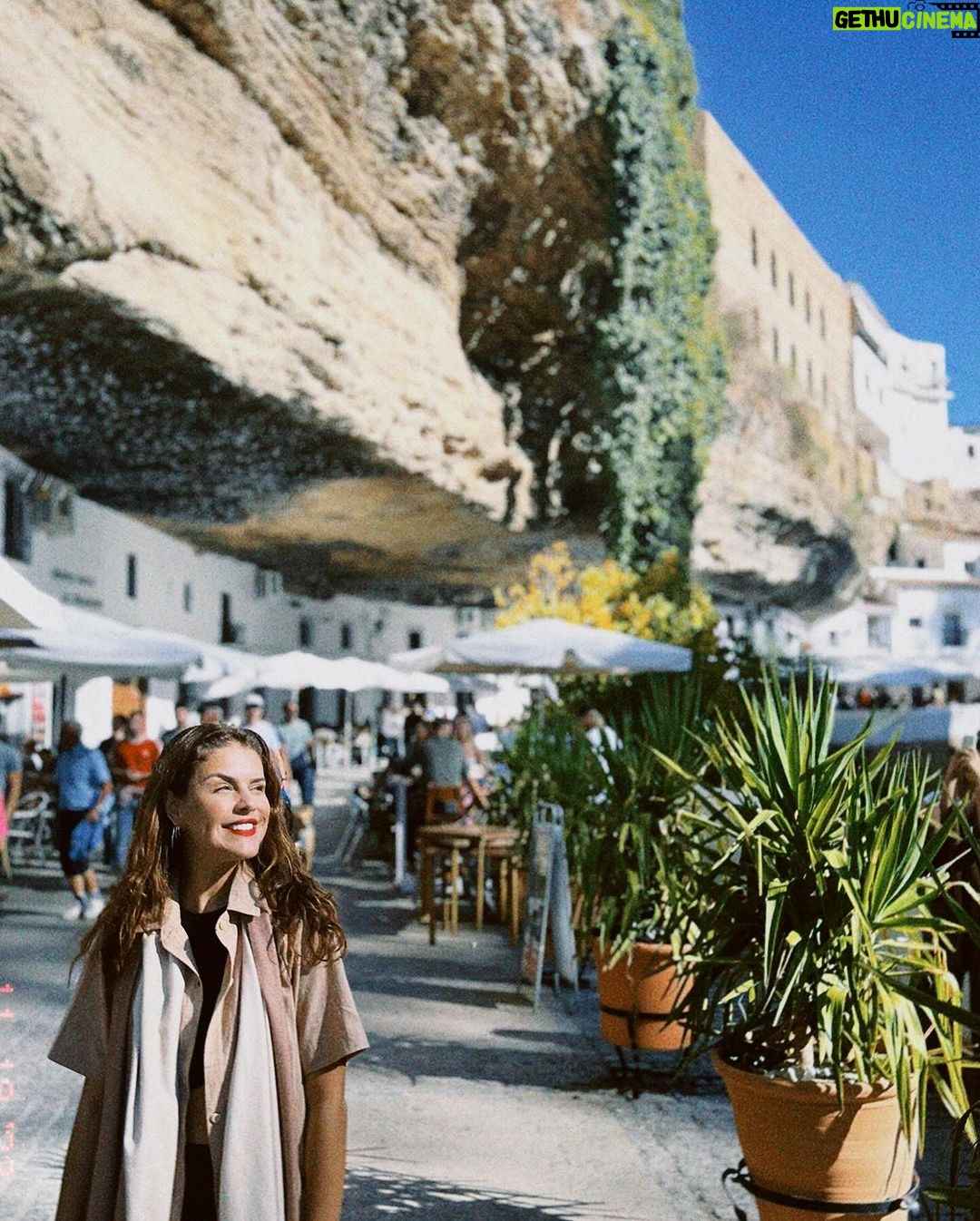 Paloma Bernardi Instagram - Más que bela,Marbella ! Más que boa onda, Ronda ! Sentenil, que acolhida gentil ! Córdoba,Mijas,Málaga…e Granada!? Sim eu vou! Já é a próxima parada!🇪🇸✨ “Gracias Mama y Papa!” #andalucia @paggioli @edouarddesfontaines @mimo_viagens @mayte.scaravelli #Espanha Andalusia, Spain