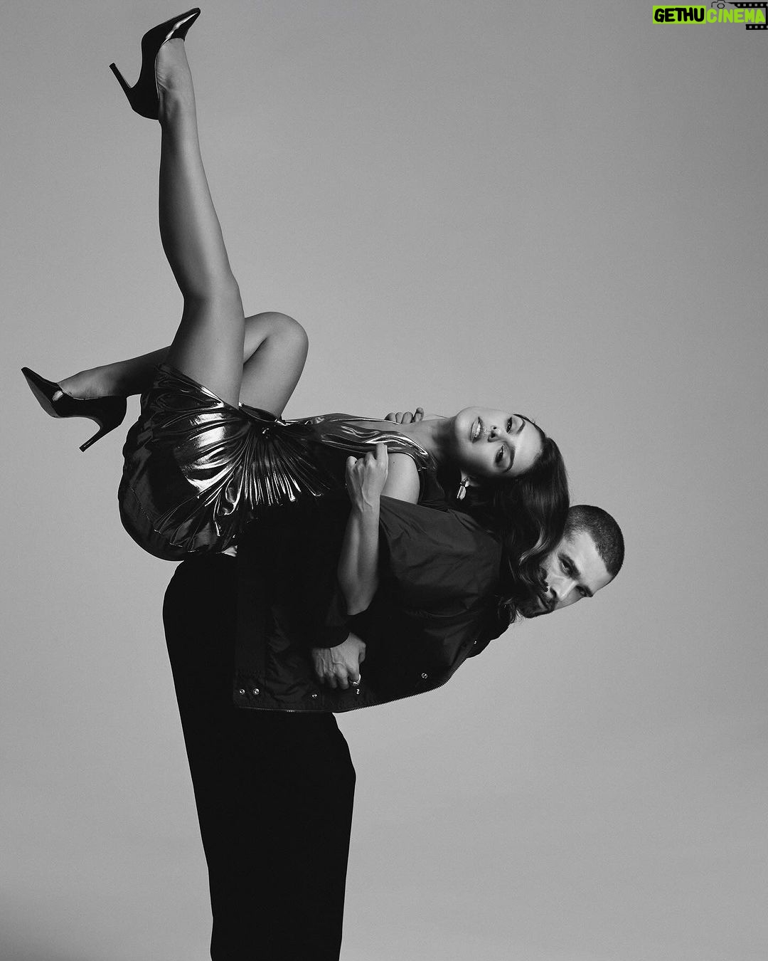 Paloma Bernardi Instagram - Por aqui temos tb ensaio internacional! 🇬🇧 Some color of “Mr & Mrs Smith Reloaded”, now in the digital platforms of @lewismagazine with duo: Actress @palomabernardi & model @rafaelgubert1 Photo: @higorbastos ≛ Styling: @pauluvictu @bureaufs Beauty: @elcidesfreitas Retouching of Images: @caroullis Fashion Production: @cinthia.arnoni Photo Assistant: @sophiaexposito #lewismagazine