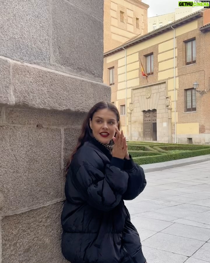 Paloma Bernardi Instagram - Sim, é REAL MADRID… E eu posso ver! Sentir! Tocar! E viver! Madrid, Madrid, Madrid ¡Hala Madrid! Y nada más, y nada más ¡Hala Madrid! @realmadrid 🇪🇸 #Madrid @mimo_viagens @mayte.scaravelli @umcasaldeamigosmeu @carolinepetelinfotografia Madrid, Spain
