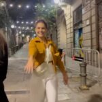 Paloma Bernardi Instagram - O rolê tá grande por aqui ! De pueblo a pueblo… Girona, Besalú, Figueres! Daqui e acolá…bailar!!! Daqui até ali…Dalí !!! Vale !? Vale! #Arte #diversão #Cultura #historia #Muralhas #Natureza @mimo_viagens @mayte.scaravelli @lanza.fotografia 🇪🇸 Guia: @secretodebarcelona Espagne